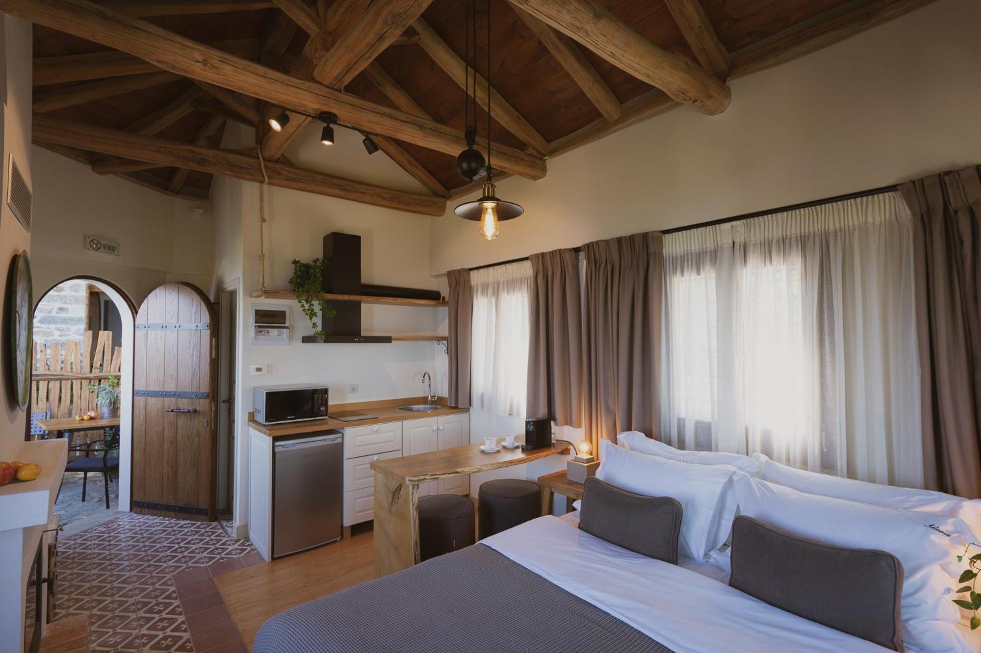 Adama Hotel Mouresi Luaran gambar