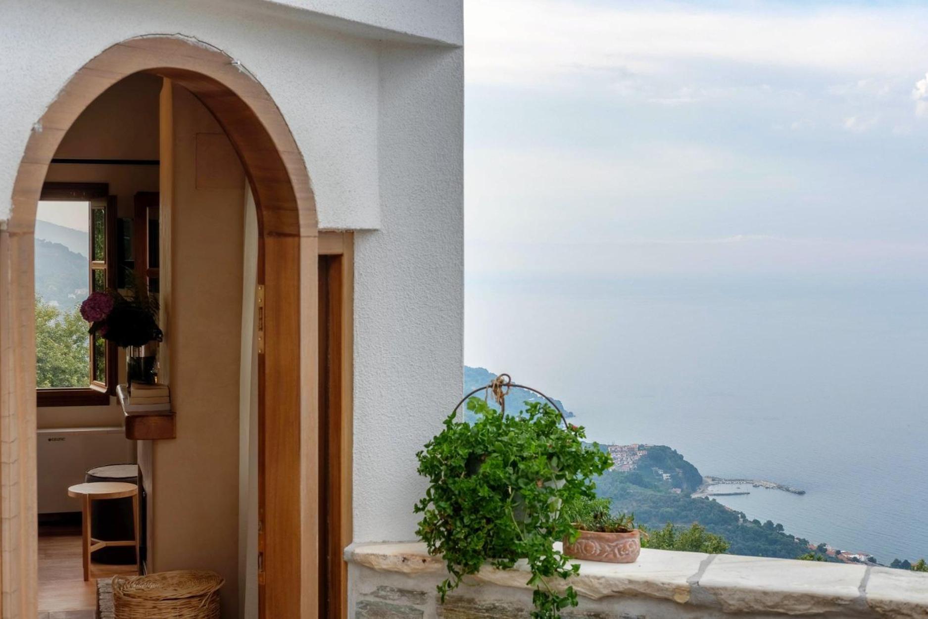 Adama Hotel Mouresi Luaran gambar