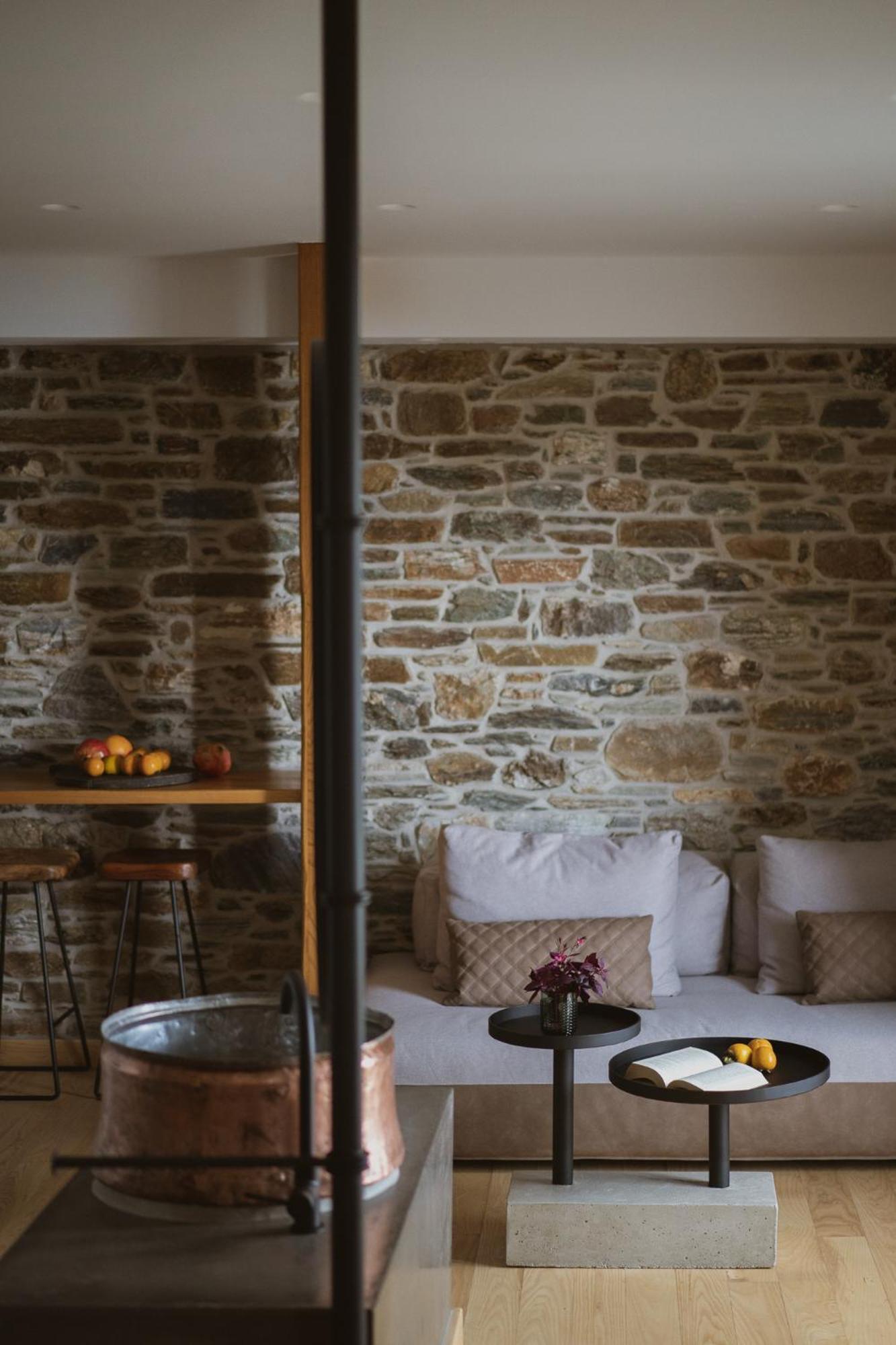 Adama Hotel Mouresi Luaran gambar