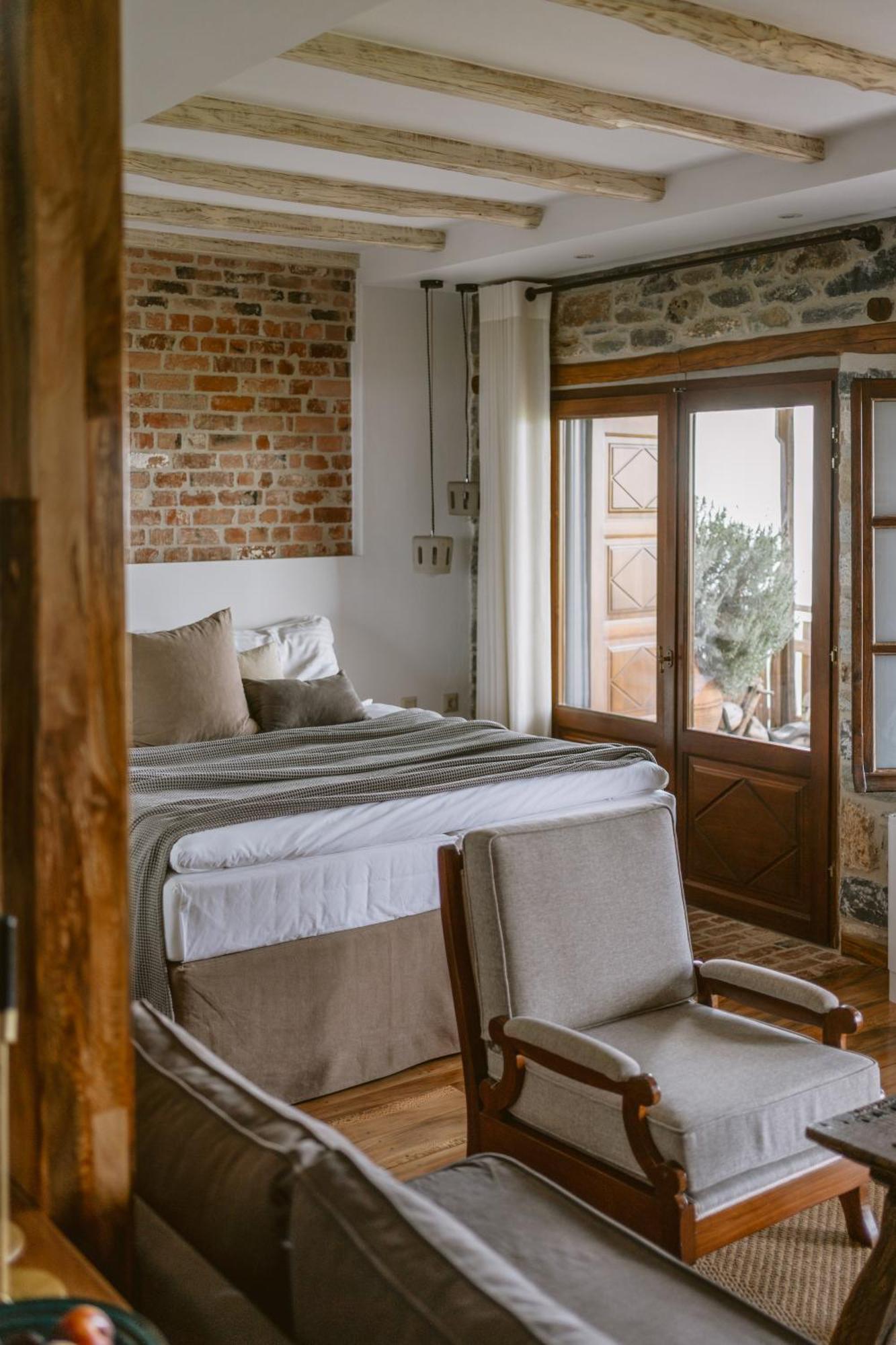 Adama Hotel Mouresi Luaran gambar